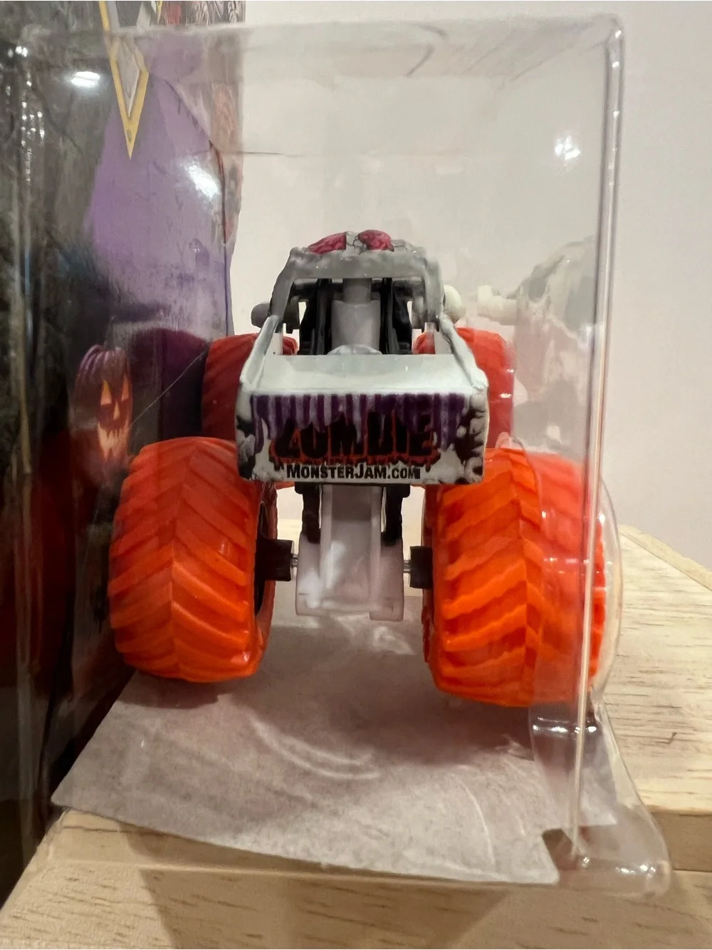 🔥Spin Master MONSTER JAM ZOMBIE Spooky Collection Monster Truck - Orange & White